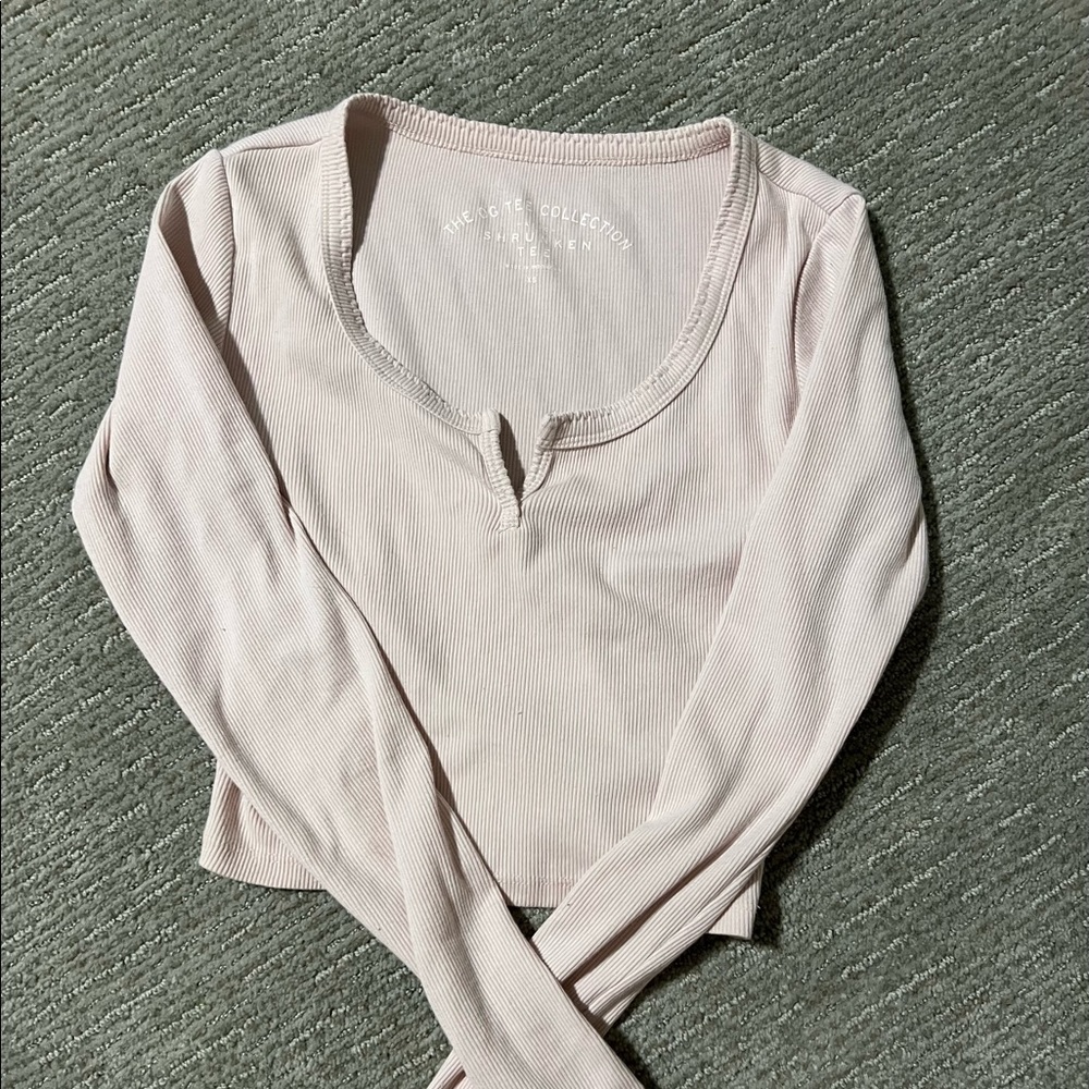 tight crop with a v cut-out
